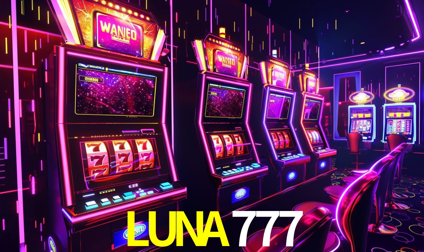 Escena dinámica inspirada en casino con iluminación LUNA777, cartas, fichas e íconos de juegos digitales en un espacio moderno de juegos.